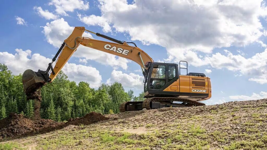 EXCAVATOR CX220E