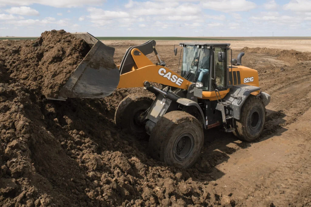 WHEEL LOADER 821G