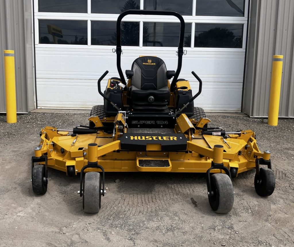 TRACTEUR À PELOUSE HUSTLER SUPER 104 EQ0037618