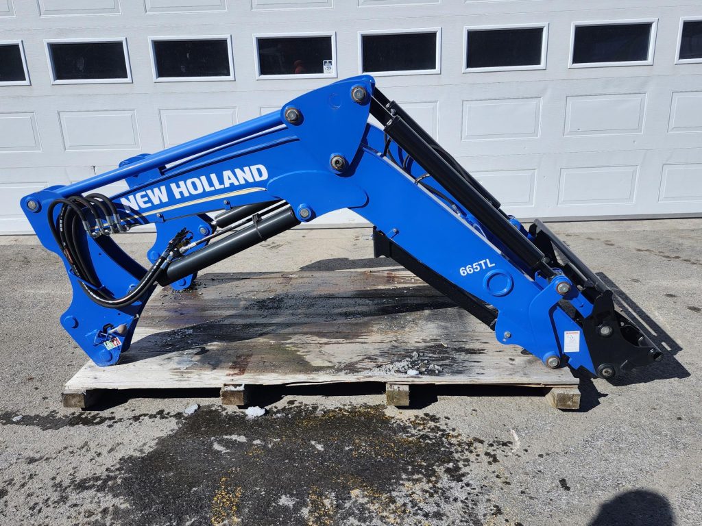 CHARGEUR NEW HOLLAND 665TL EQ0023337