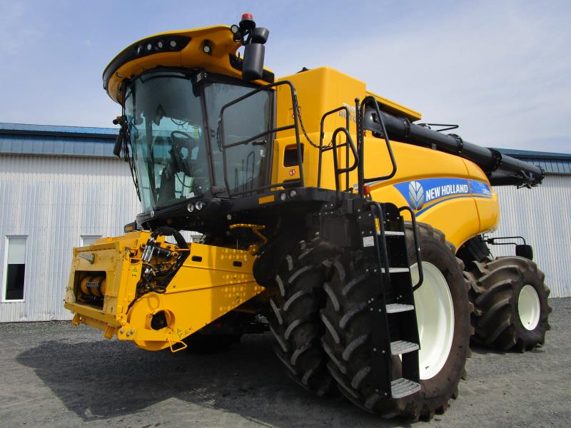 Agriculture BATTEUSE NEW HOLLAND CR8.90 4X4 EQ0037709