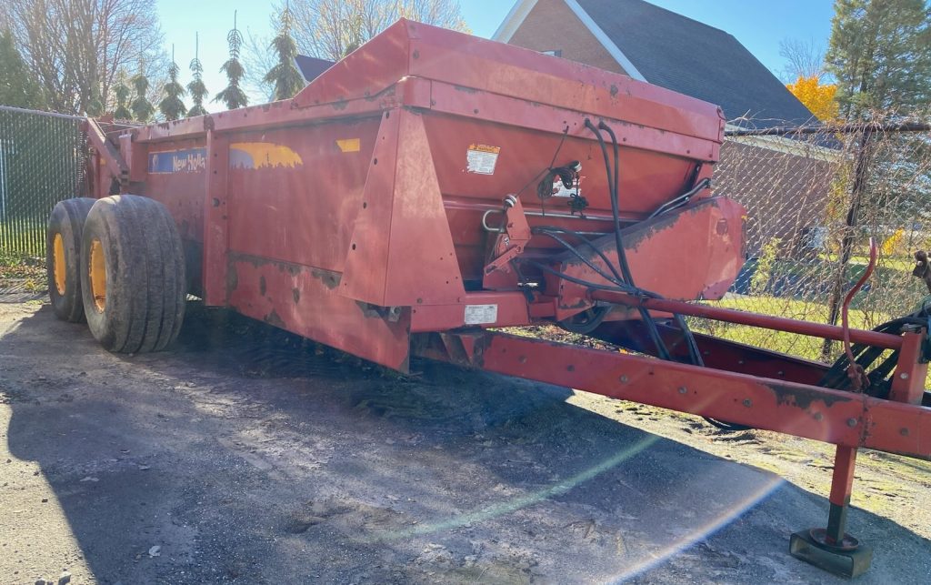 ÉPANDEUR À FUMIER NEW HOLLAND 195 EQ0043682