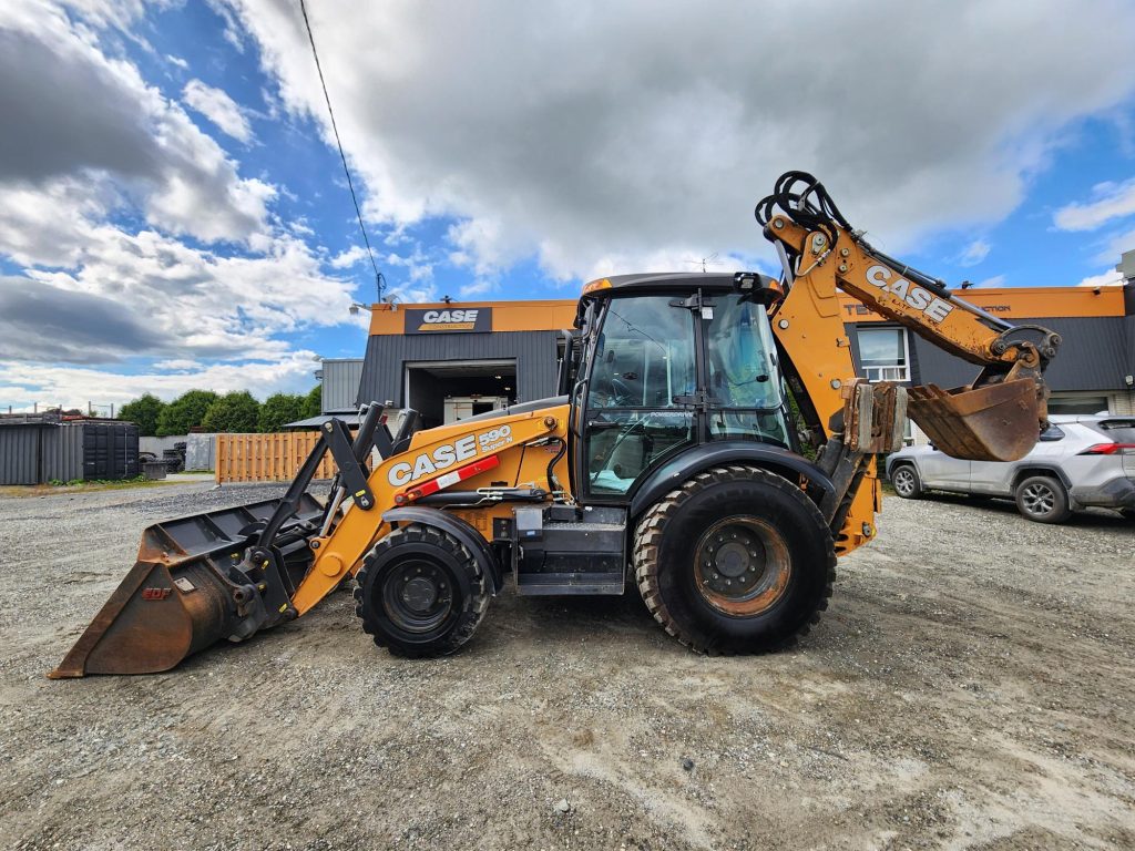 Construction 2021 CASE 590 SN EQ0023947 SHERBROOKE